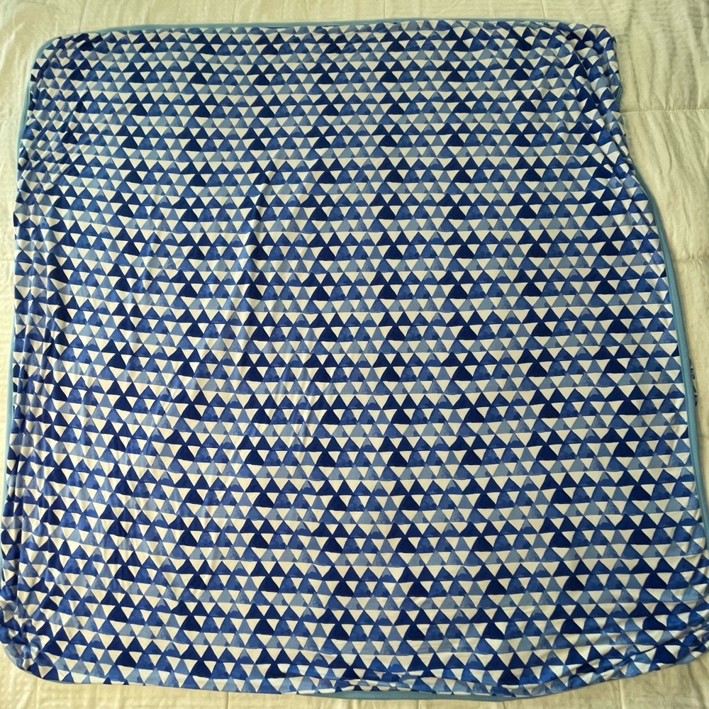 Little Sleepies Blue Rainbow Large Cloud Reversible Blanket Approx 50”X 50” - Picture 7 of 16